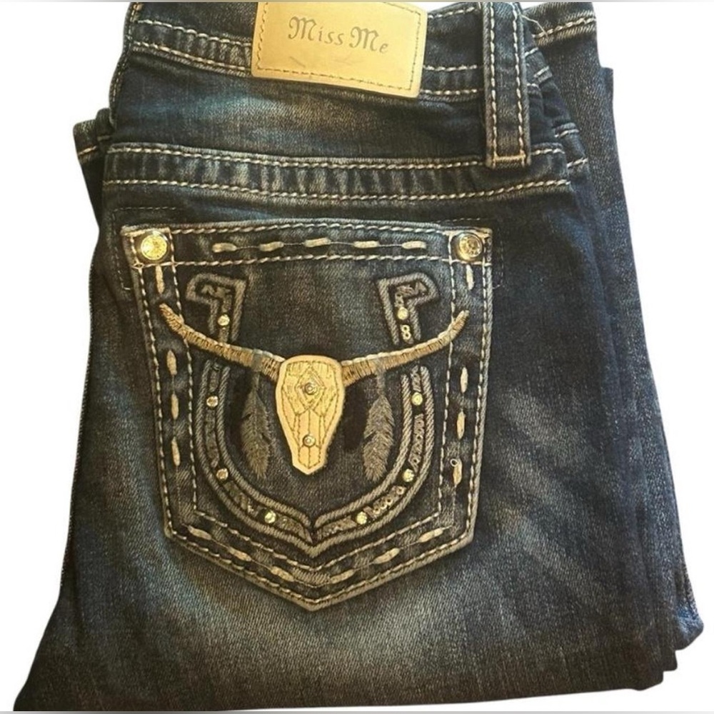 Miss Me Dark Wash Jeans with Tan Embellished Bull Size 25/32 Worn Once